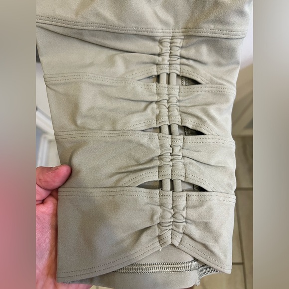 Athleta salutation leggings - Picture 4 of 7